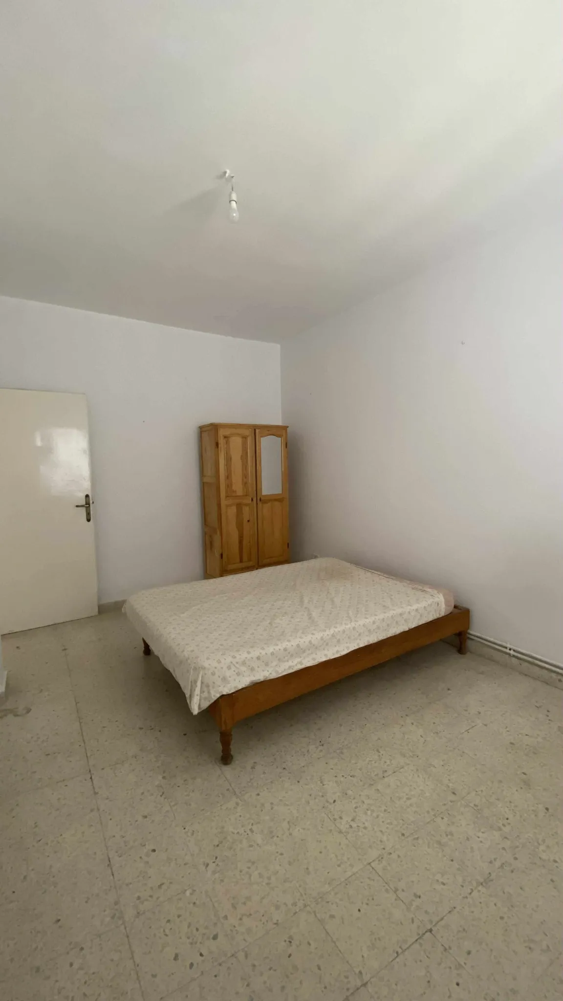 appartement s+3 3éme étage menzah 9