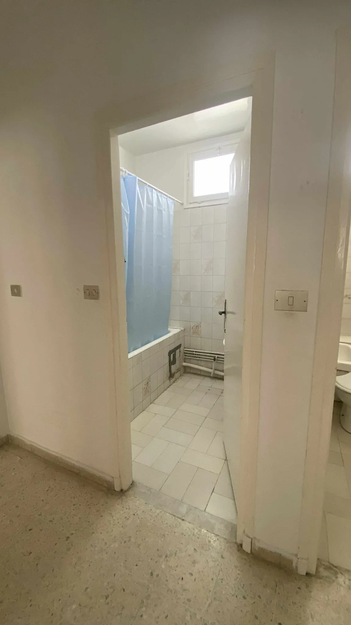 appartement s+3 3éme étage menzah 9