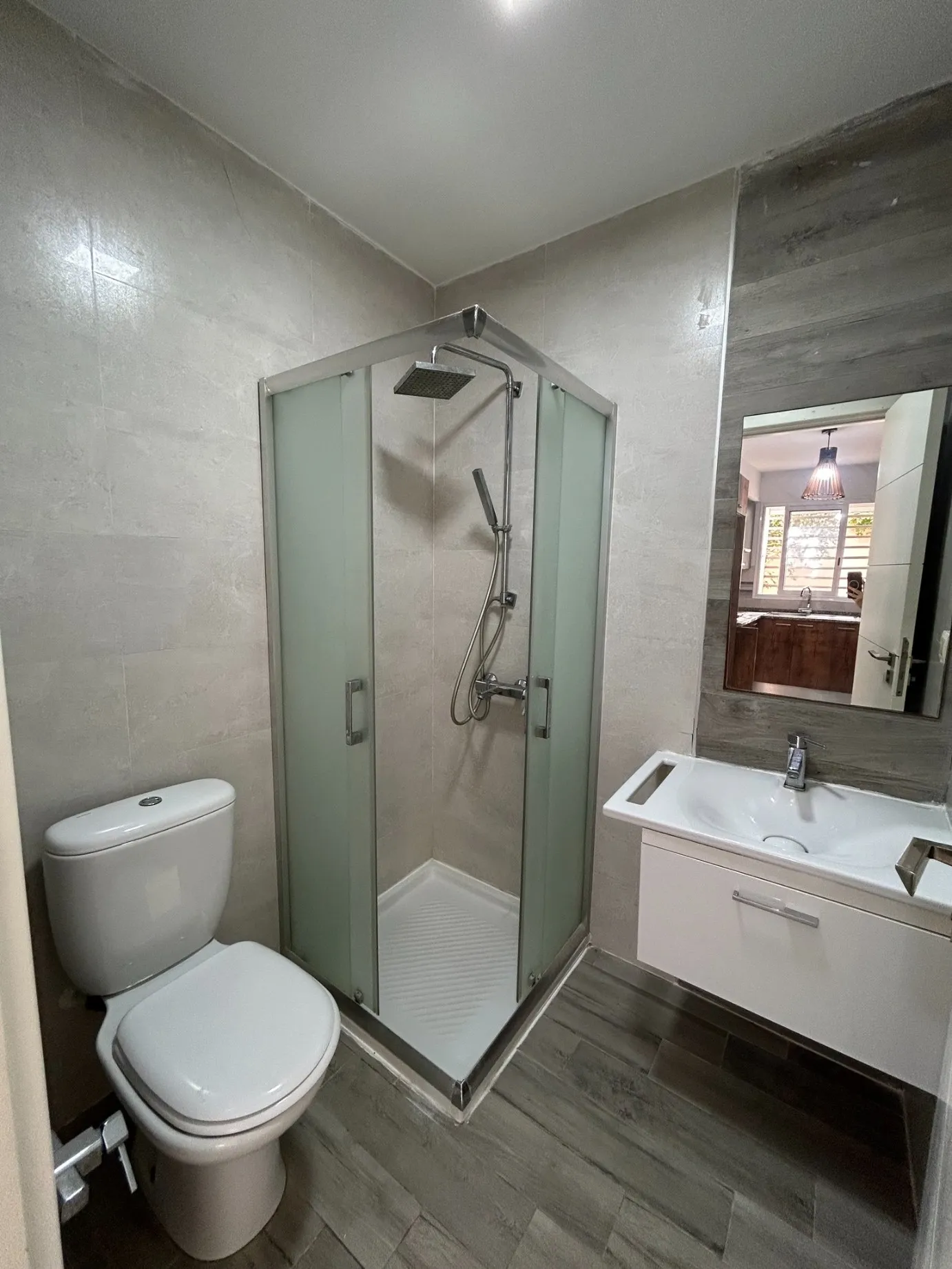 'un appartement au RDC S+1 avec jardin situé Jardin d'el Menzah 2