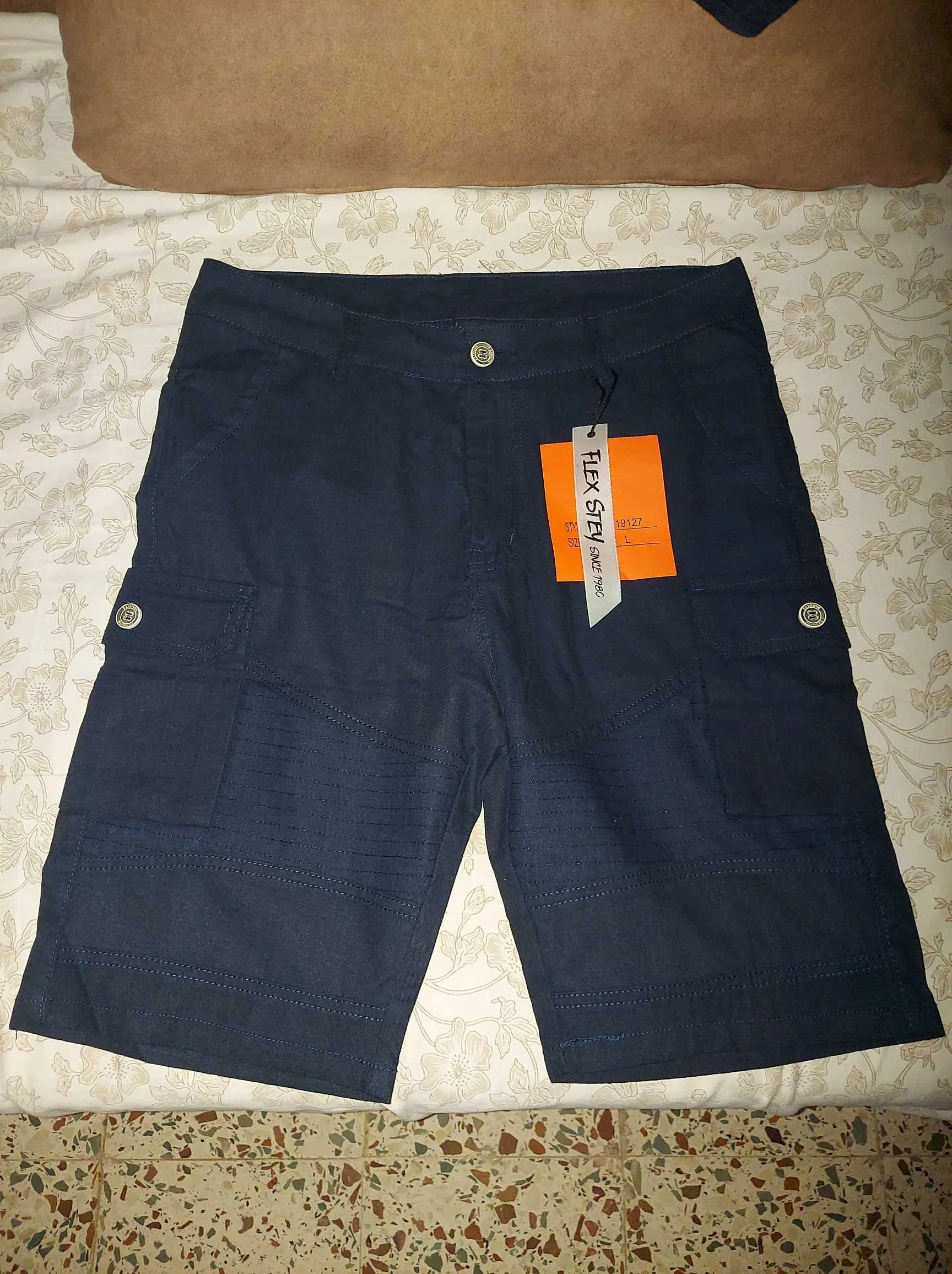 Short importe blue marine Neuf 100% coton