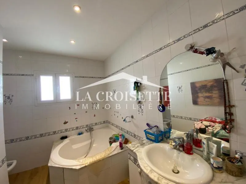 Villa S+4 meublée à La Marsa MVL0123