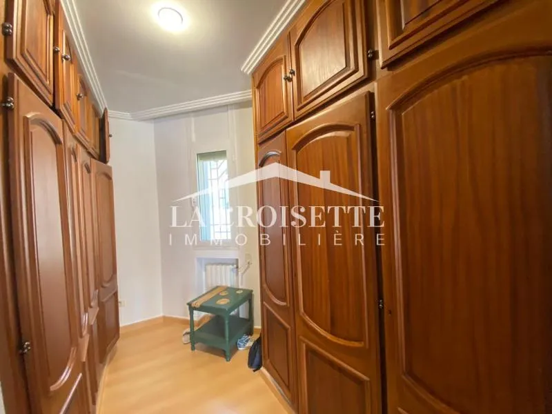 Villa S+4 meublée à La Marsa MVL0123
