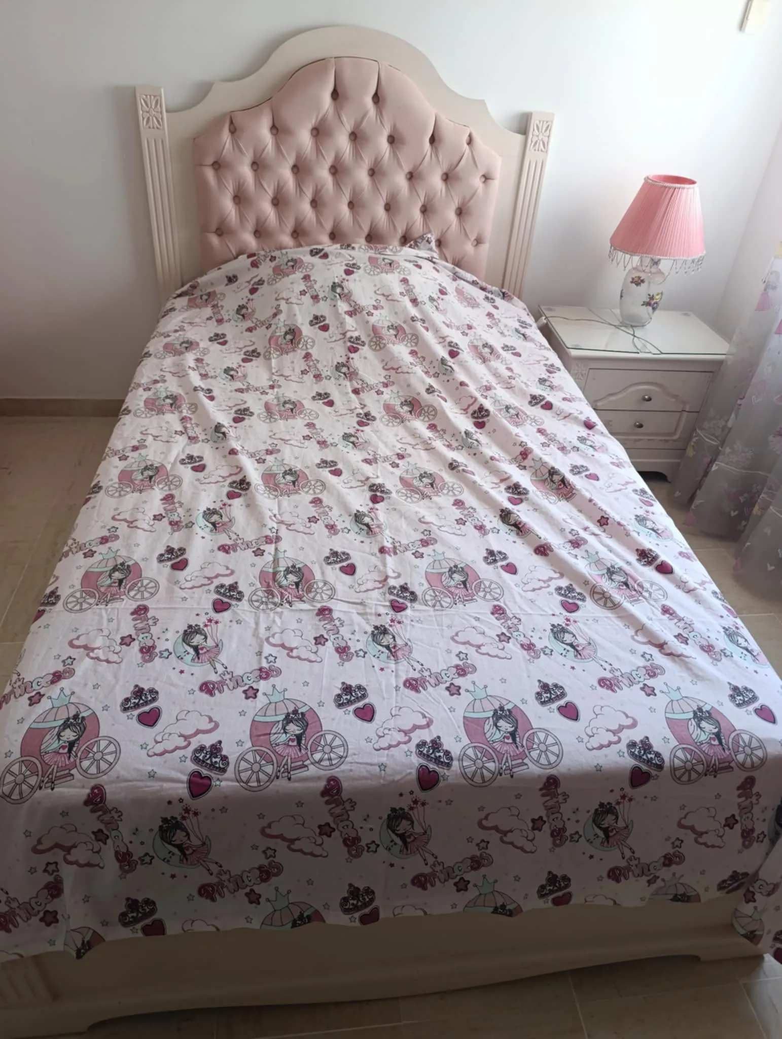 Chambre enfant couleur rose