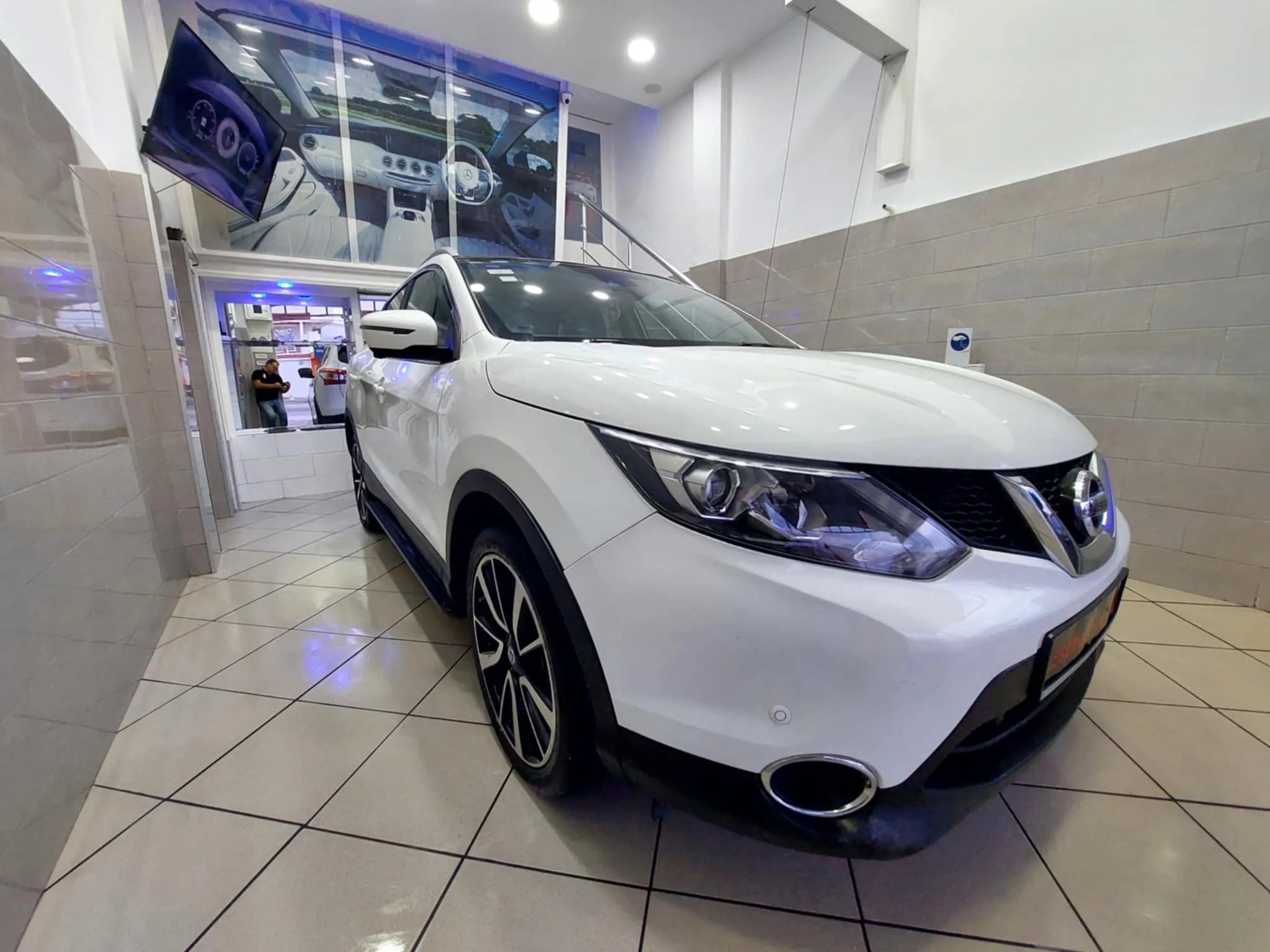 Nissan Qashqai - Tekna - tel 98479647-21140009