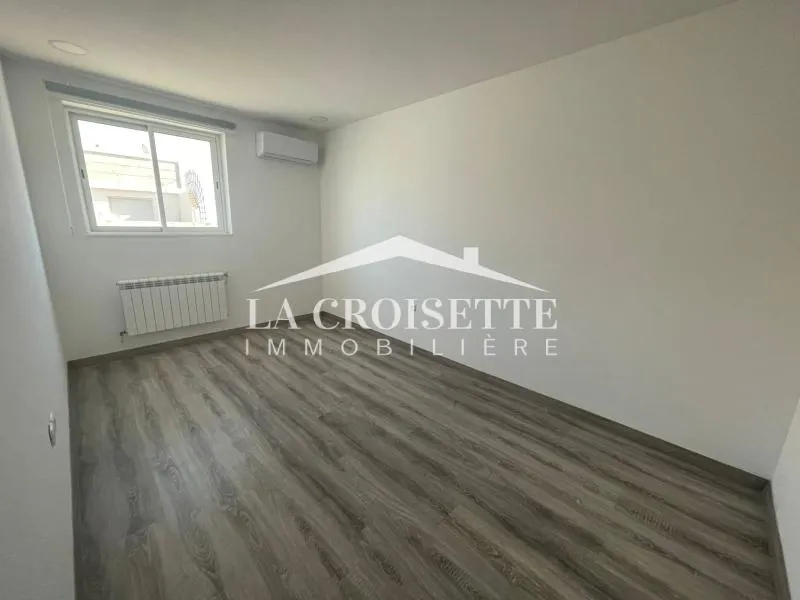 Bureau H+6 au Lac1 ZBL0570