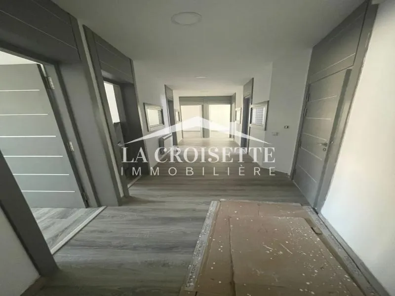 Bureau H+6 au Lac1 ZBL0570