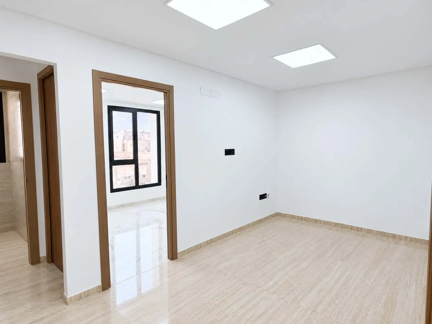 🔴⚫️ BUREAUX H+1 À LOUER – LAOUINA