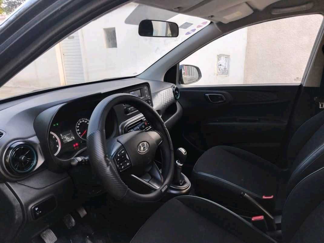 HYANDAI GRAND I 10 PREMIÈRE MAIN TRÈS PROPRE 