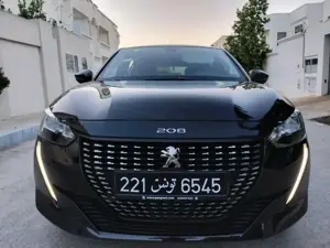 PEUGEOT 208 ALLURE PREMIÈRE MAIN 