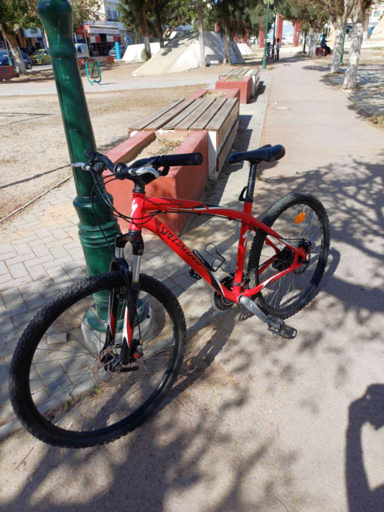 Vélo vtt specialized
đ54.53.53.92