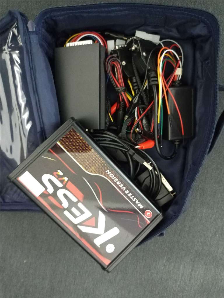 Appareil de reprogrammation calculateur moteur KESS V2 (5.017)