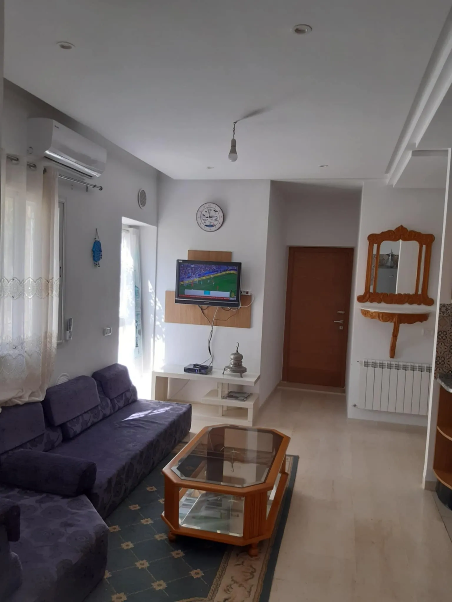 Appartement neuf Meublé étage villa S+2 chambres, garage pour voiture,Internet high debit,110dt la nuiteé