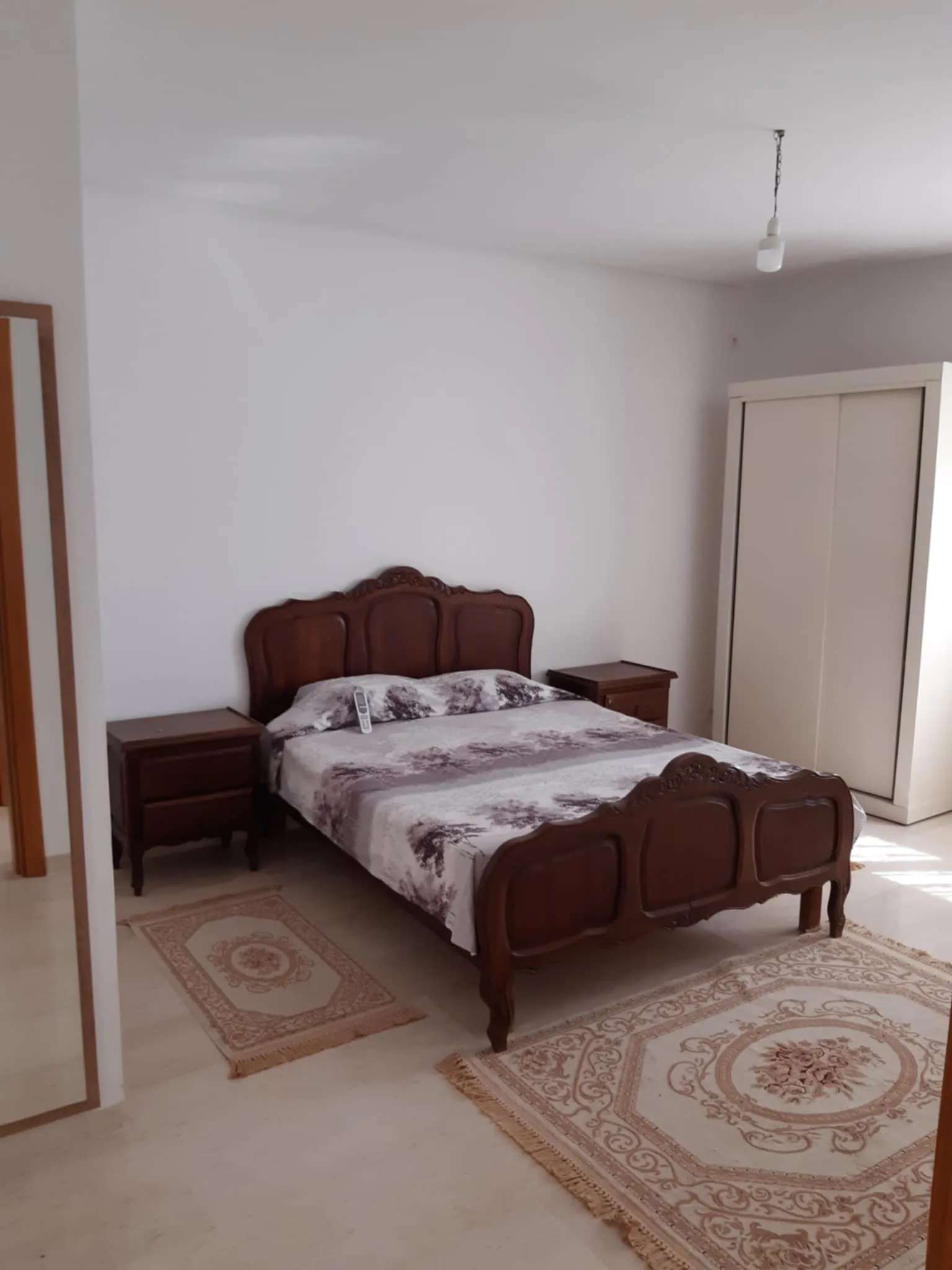 Appartement neuf Meublé étage villa S+2 chambres, garage pour voiture,Internet high debit,110dt la nuiteé