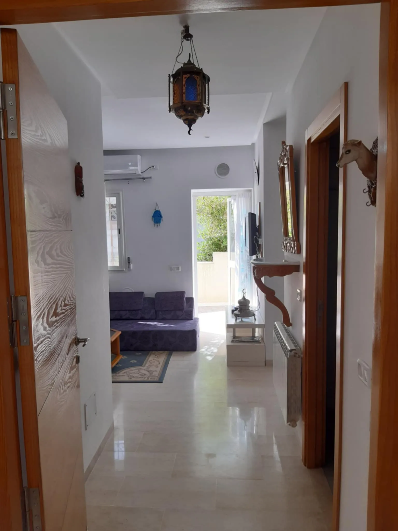 Appartement neuf Meublé étage villa S+2 chambres, garage pour voiture,Internet high debit,110dt la nuiteé