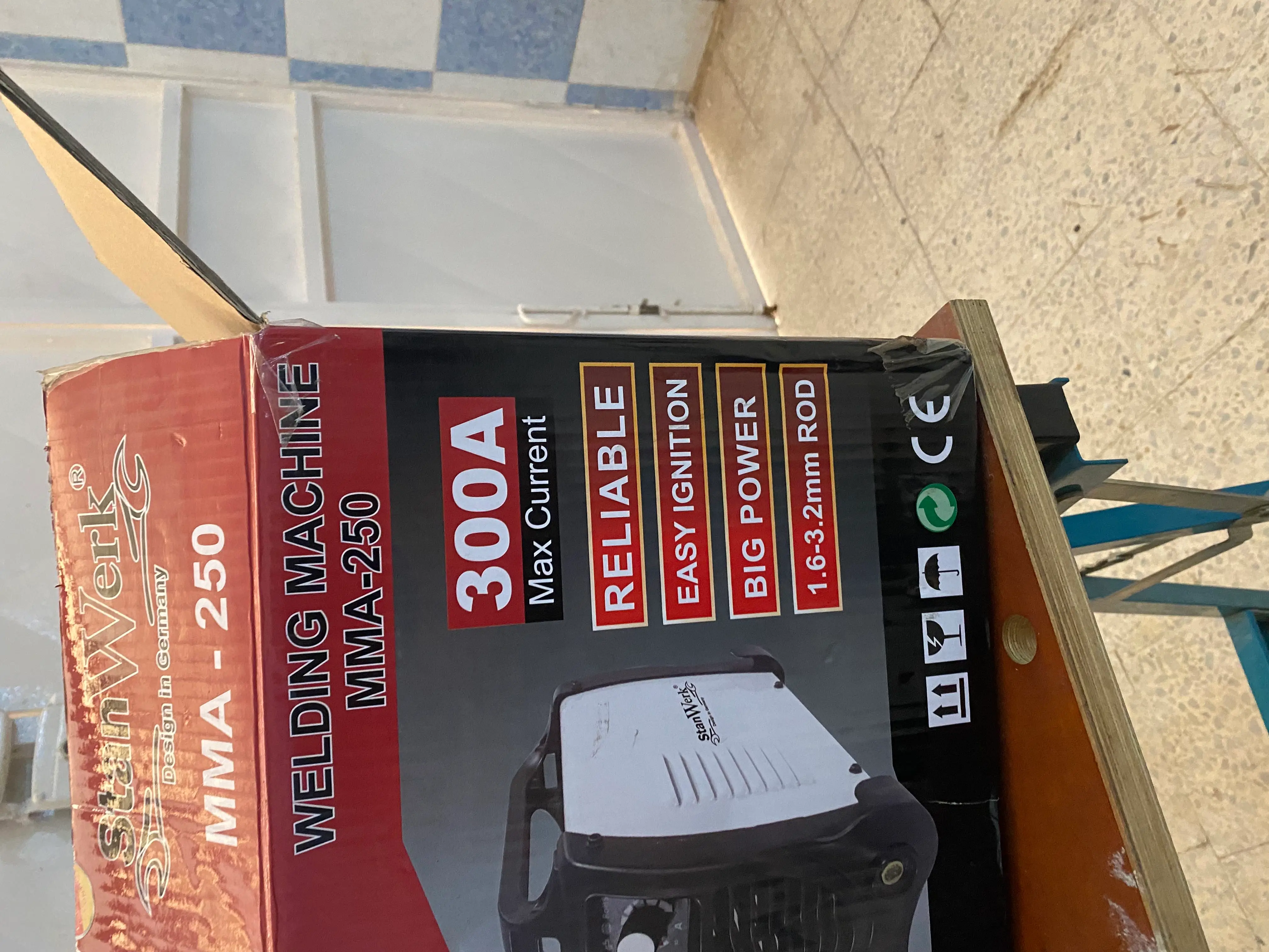 Poste soudire importer
