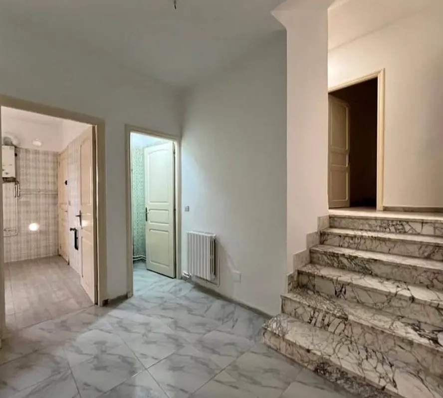 Location S3 vide à El Manar 2