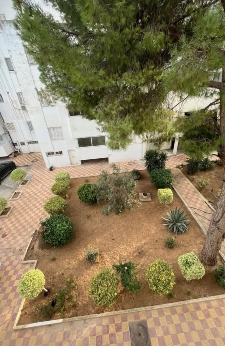 Location S3 vide à El Manar 2