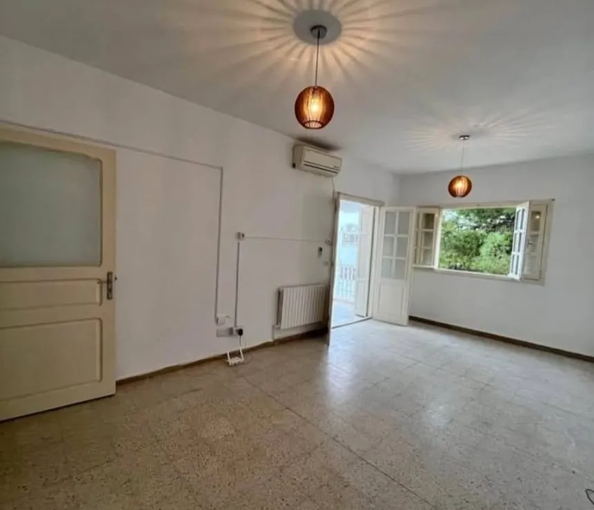 Location S3 vide à El Manar 2