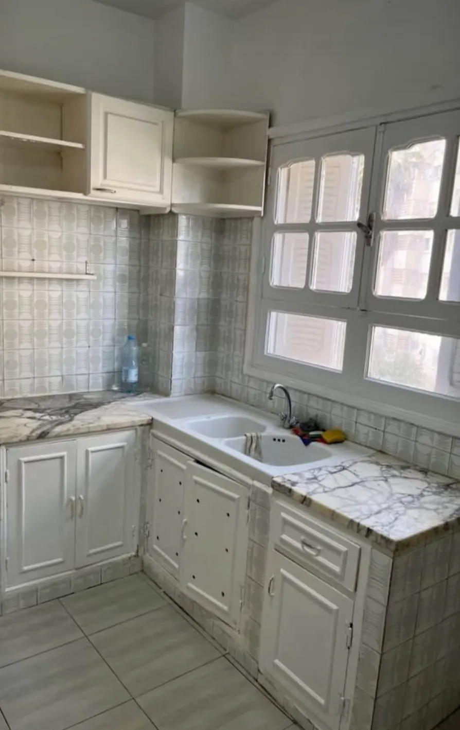 Location S3 vide à El Manar 2