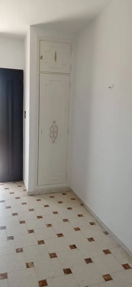 étage de villa 1ér étage s+4 situé à menzah 9
