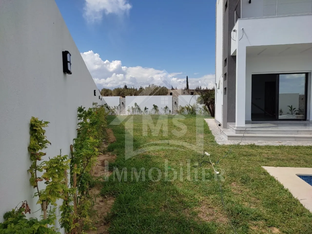 Villa S+4 toute neuve avec jardin et piscine Ă Hammamet Sud 51355351