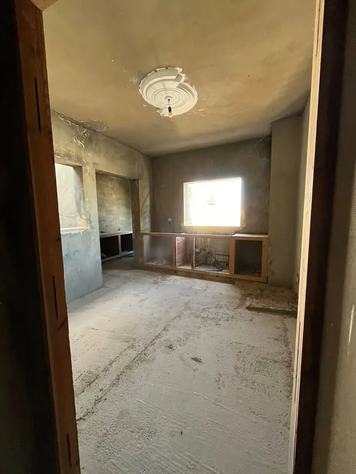 2 étages de villa inachevés à vendre-Bizerte