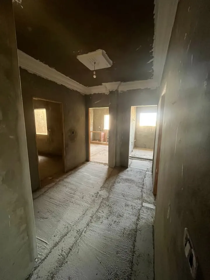 2 étages de villa inachevés à vendre-Bizerte