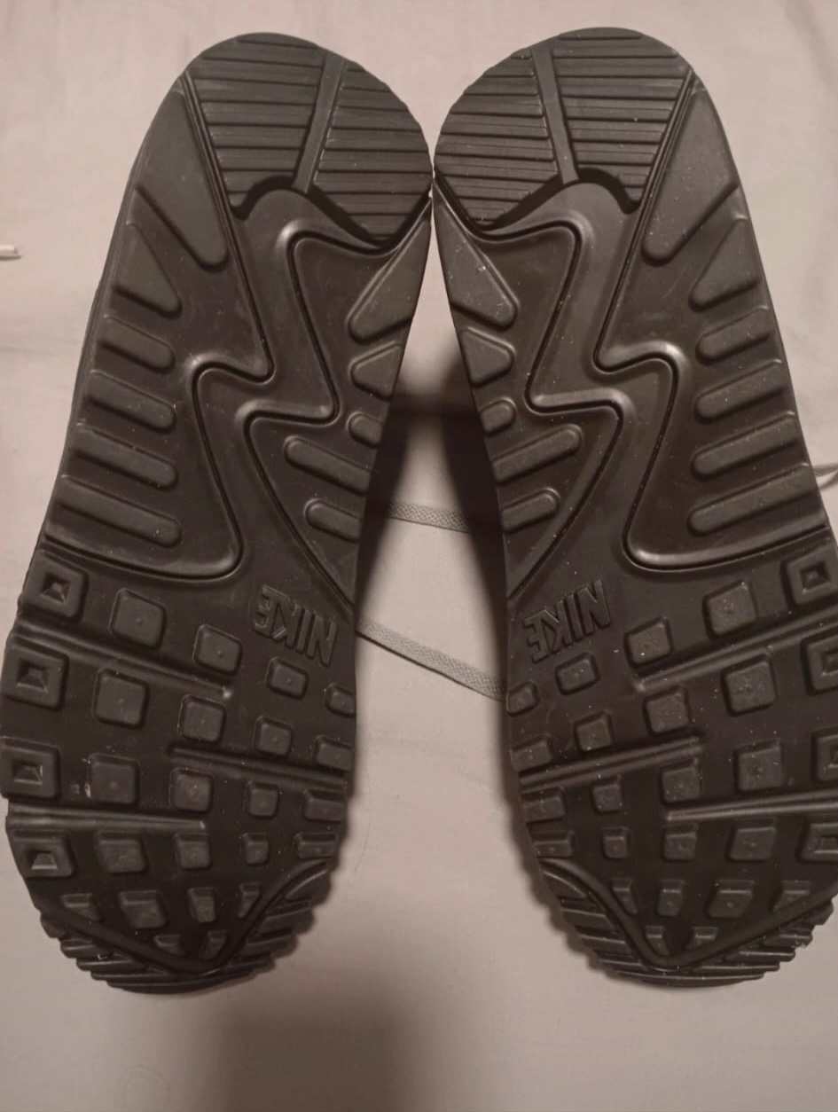 đ Nike Air Max 90 Gris | NEUF âš Jamais portĂ© | Taille 42