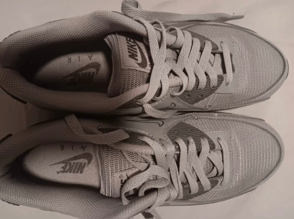 đ Nike Air Max 90 Gris | NEUF âš Jamais portĂ© | Taille 42