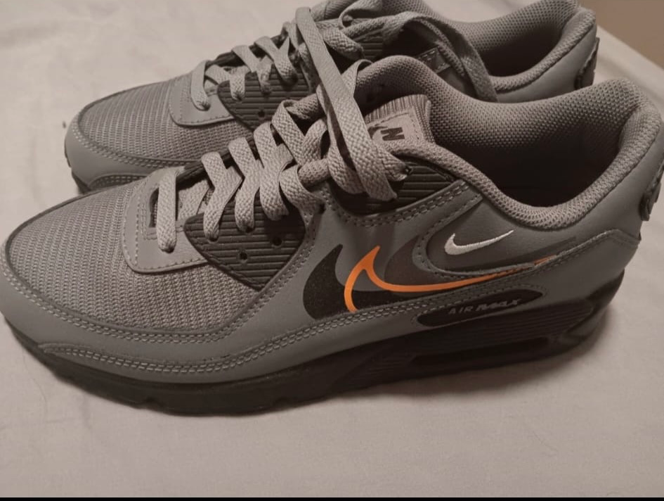 đ Nike Air Max 90 Gris | NEUF âš Jamais portĂ© | Taille 42