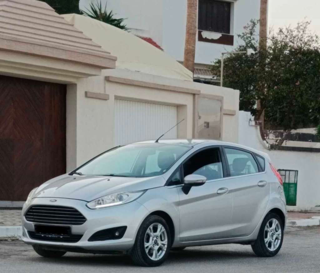 âđ ford fiesta titanium