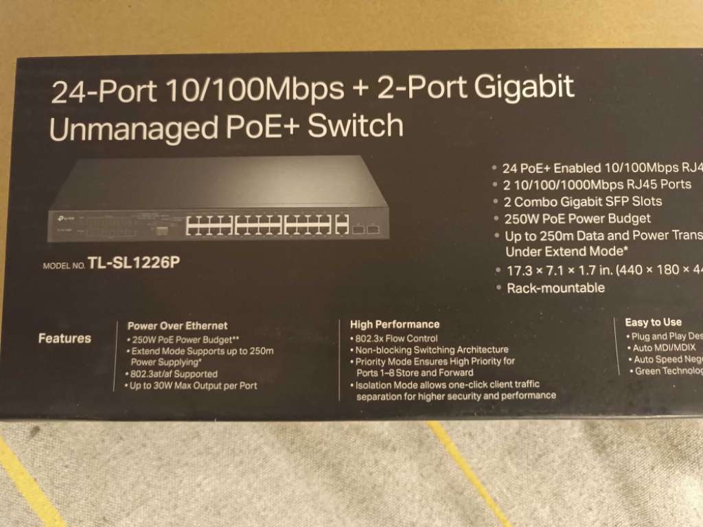 Switch TP-LINK TL-SL1226P 24 porte PoE 10/100 +2 portz gigabit+ 2 ports sfp