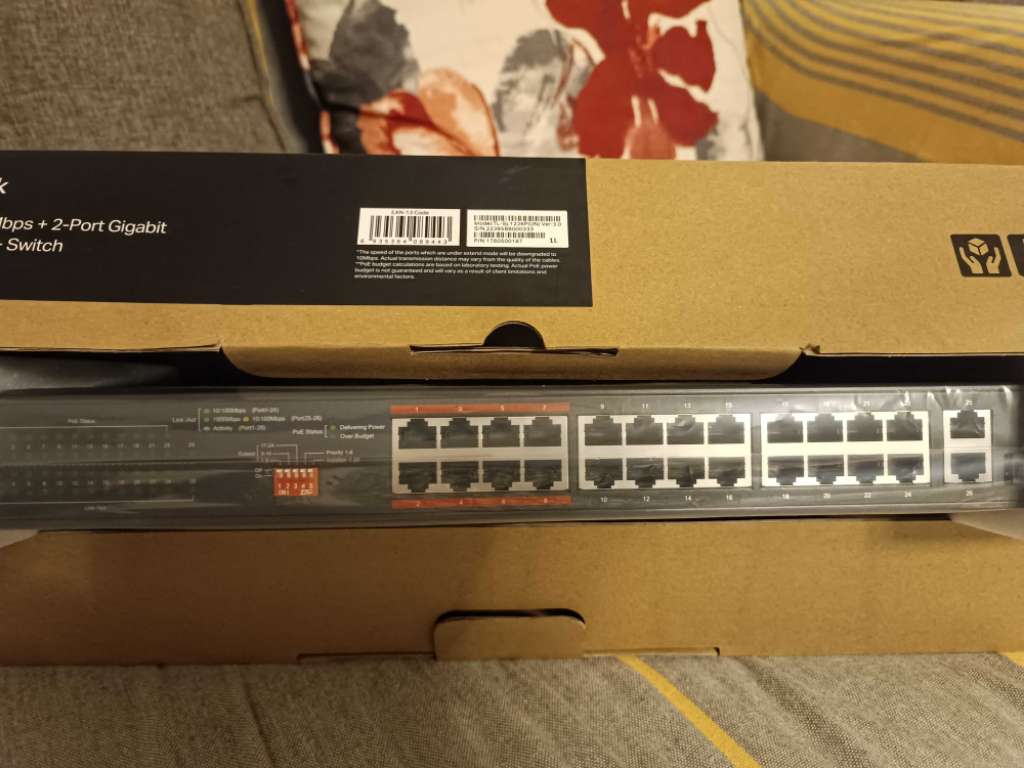 Switch TP-LINK TL-SL1226P 24 porte PoE 10/100 +2 portz gigabit+ 2 ports sfp