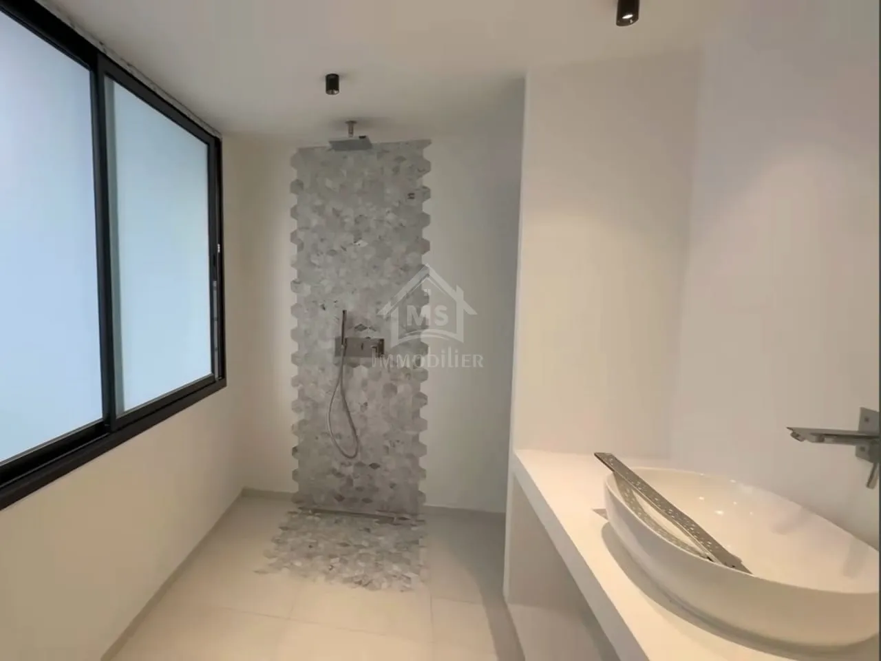 Charmante villa avec piscine à vendre à hammamet 51355351