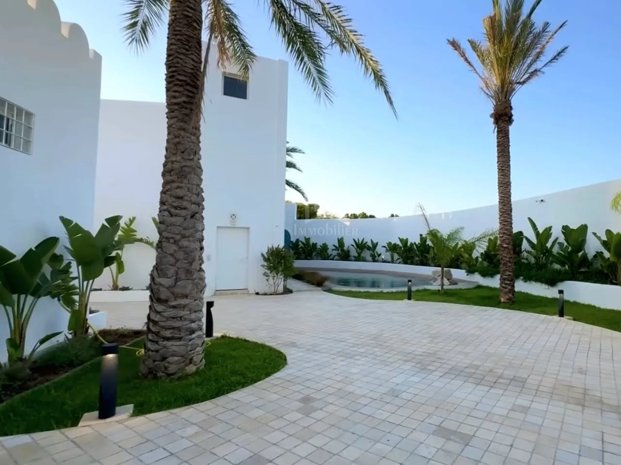 Charmante villa avec piscine à vendre à hammamet 51355351