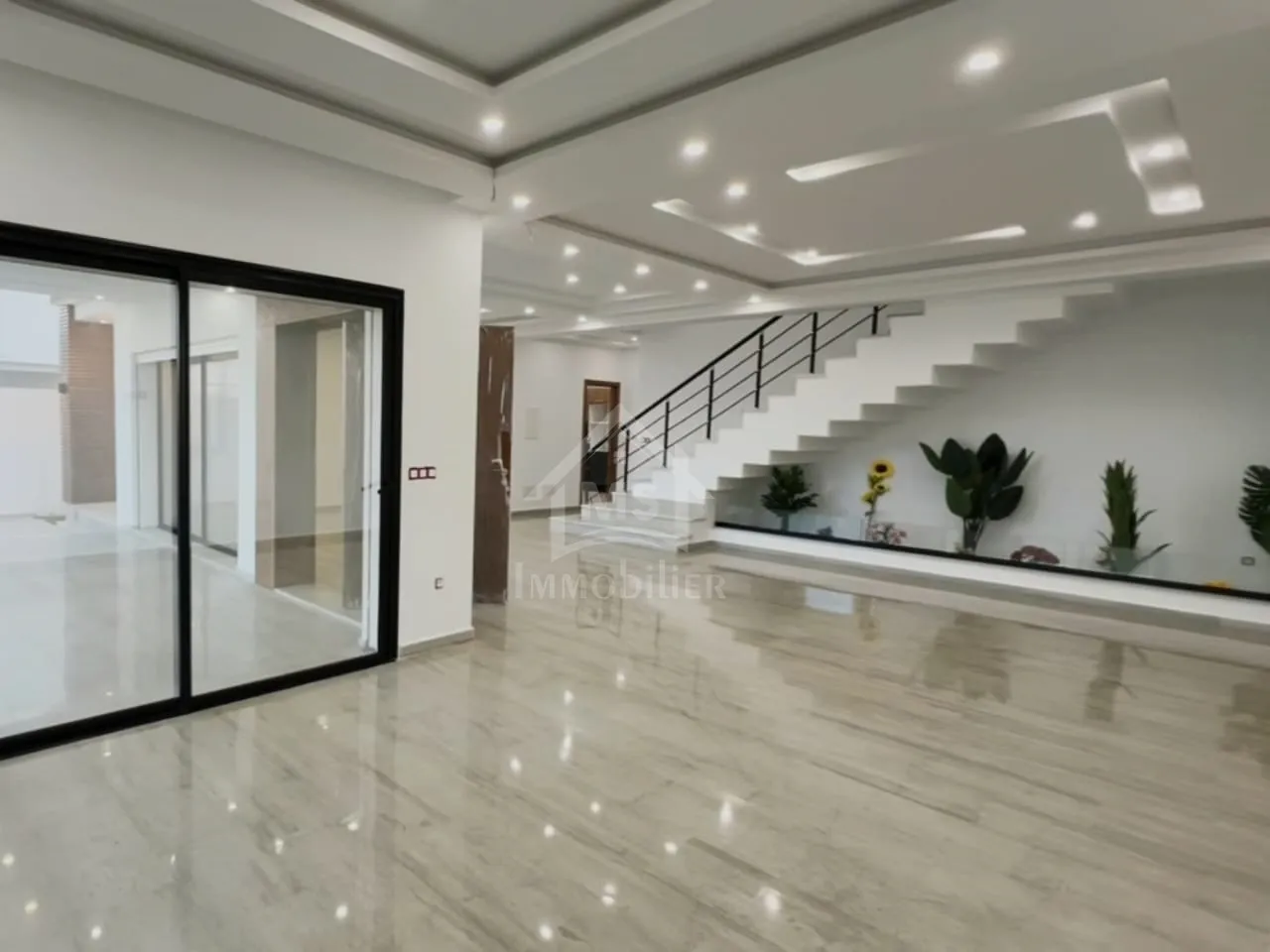 Villa S+4 toute neuve avec piscine à vendre à Hammamet Sud 51355351