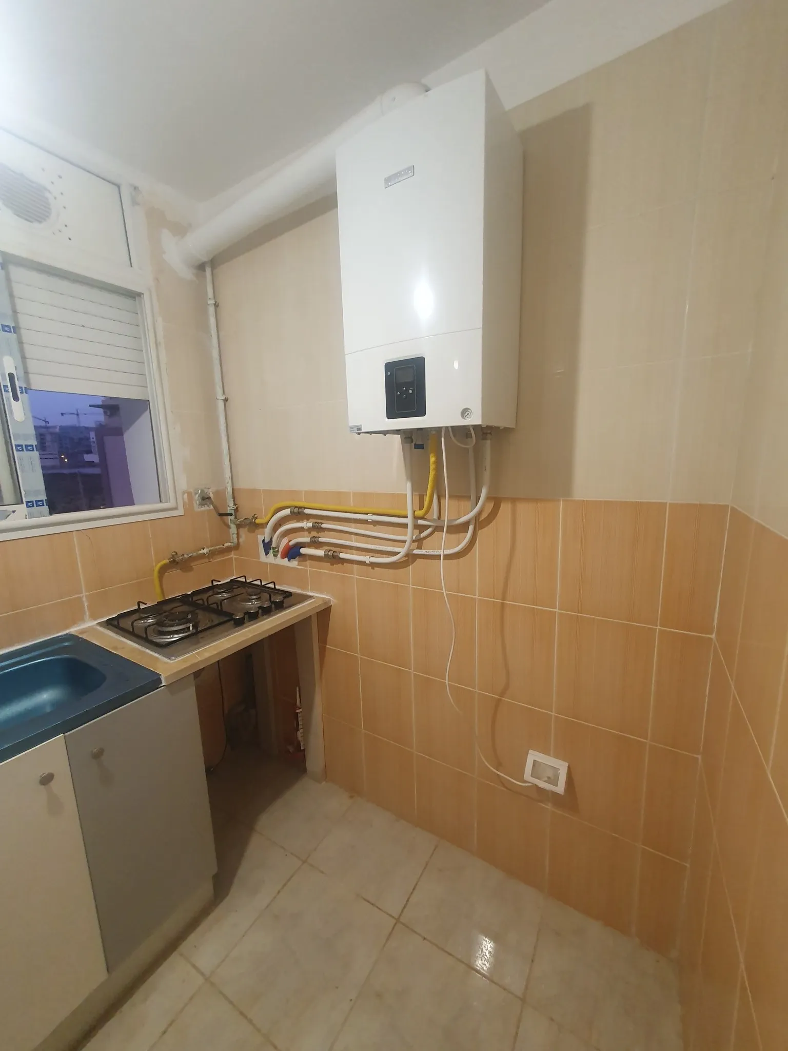 s+1 situé a manar 1