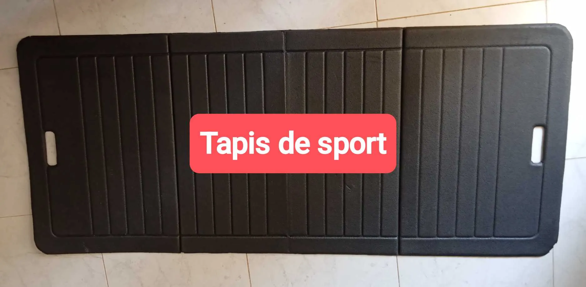 Très Bonne Affaire : Tapis roulant en excellent état avec un kit sportif. Téléphone 25982131