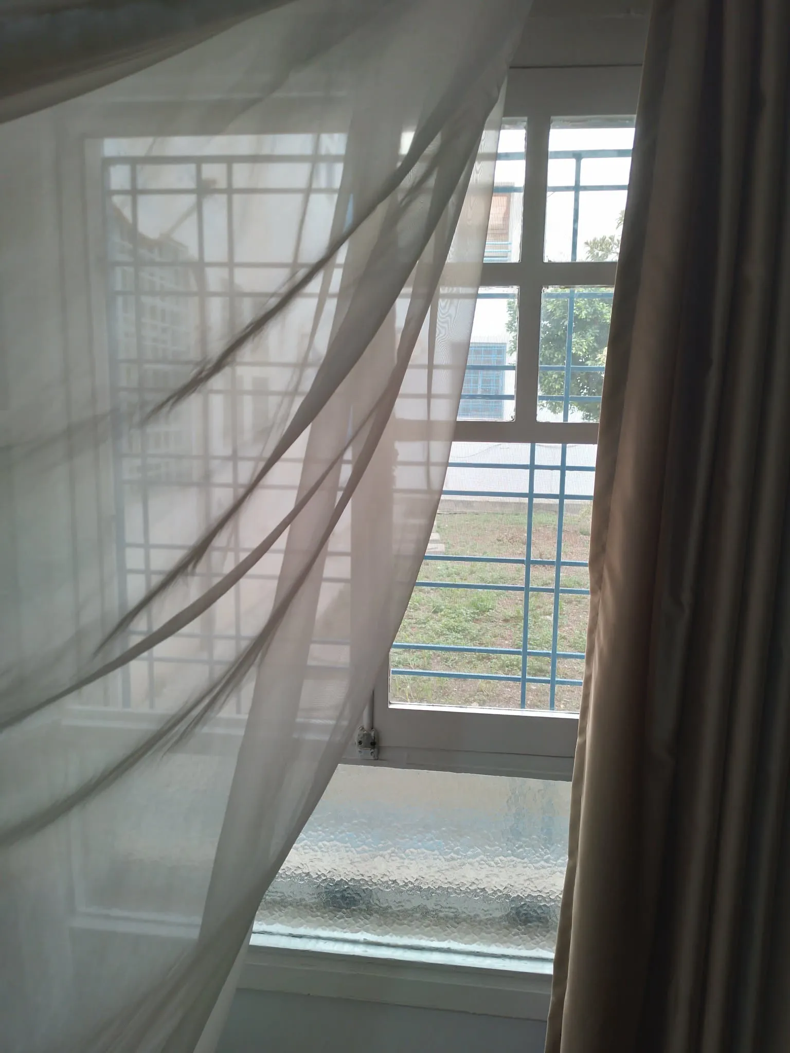 À vendre à Carthage Byrsa : appartement lumineux en rez-de-chaussée, occasion exceptionnelle.