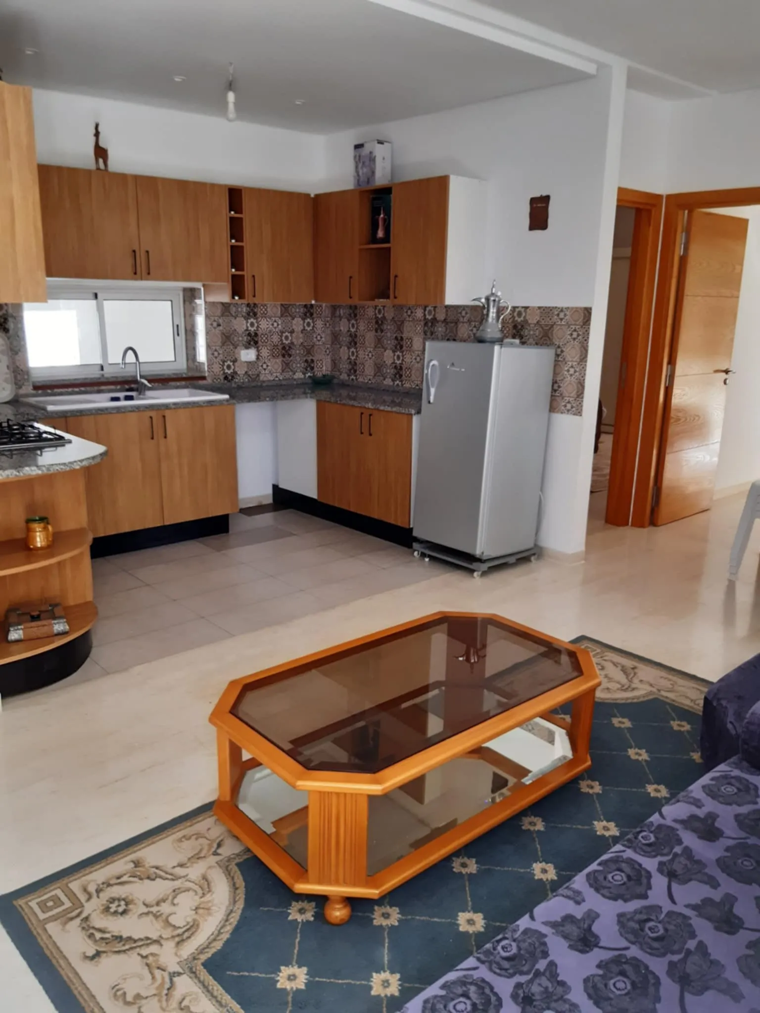 Appartement neuf Meublé étage villa Salon+ 2 chambres avec garage pour voiture+WiFi 110dt la nuitée