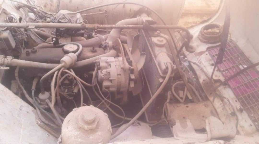 Moteur 4L 🇹🇳 Tunis Bardo TND 1300 .