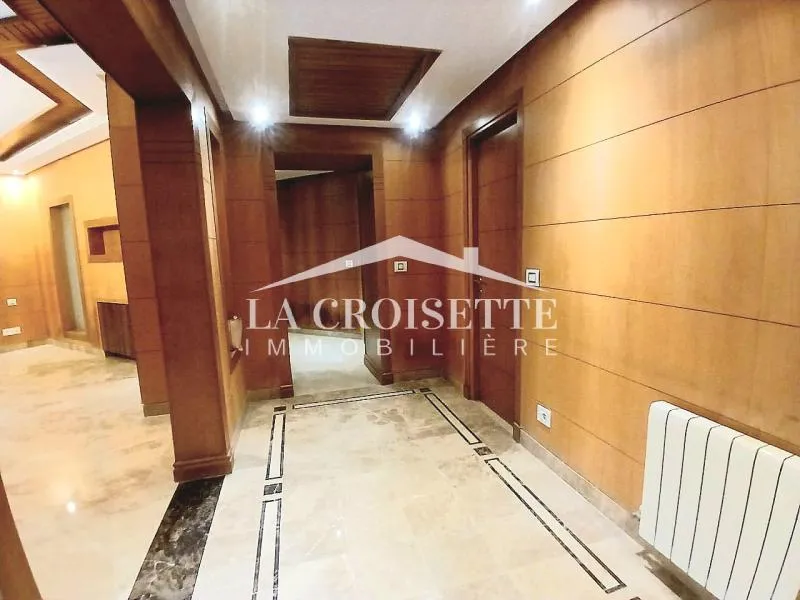 Appartement S+4 avec chambre de service et jardin aux Berges du Lac 2 MAL2010