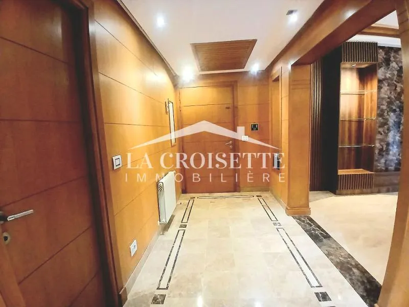 Appartement S+4 avec chambre de service et jardin aux Berges du Lac 2 MAL2010