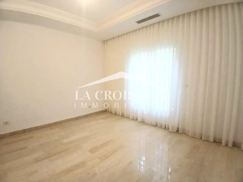 Appartement S+4 avec chambre de service et jardin aux Berges du Lac 2 MAL2010