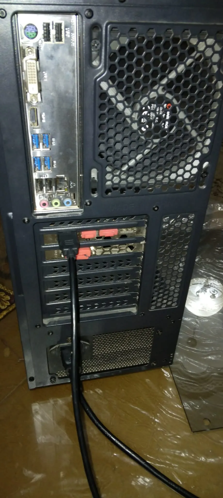 Unité Gamer R5 1600AF 16Go RX 580 8Go SSD 500 Go