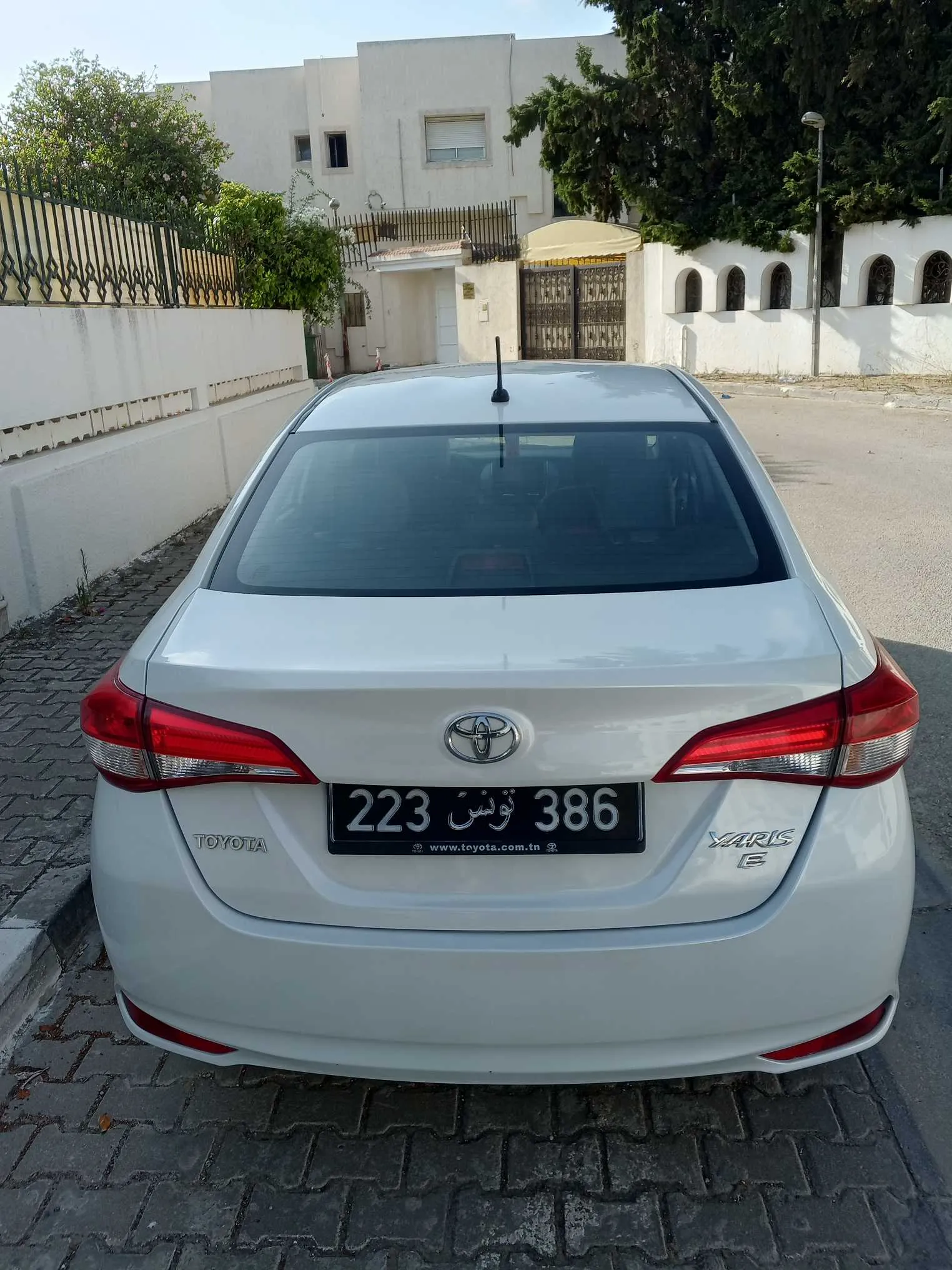 Toyota yaris sedan E