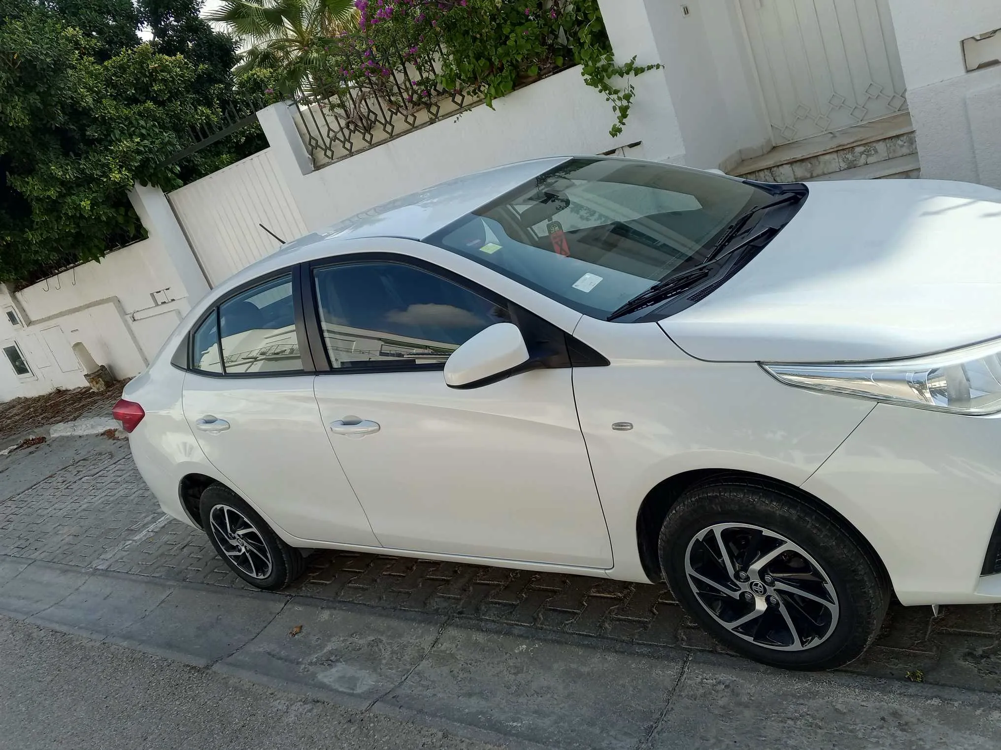 Toyota yaris sedan E