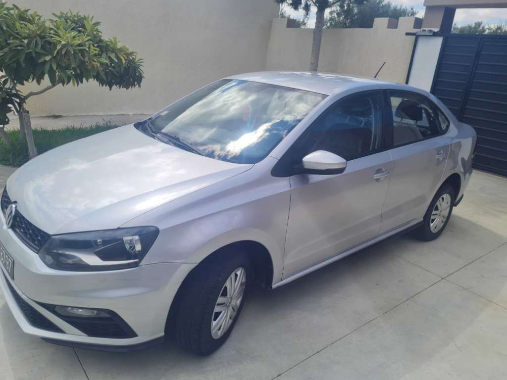 Volkswagen polo sedan