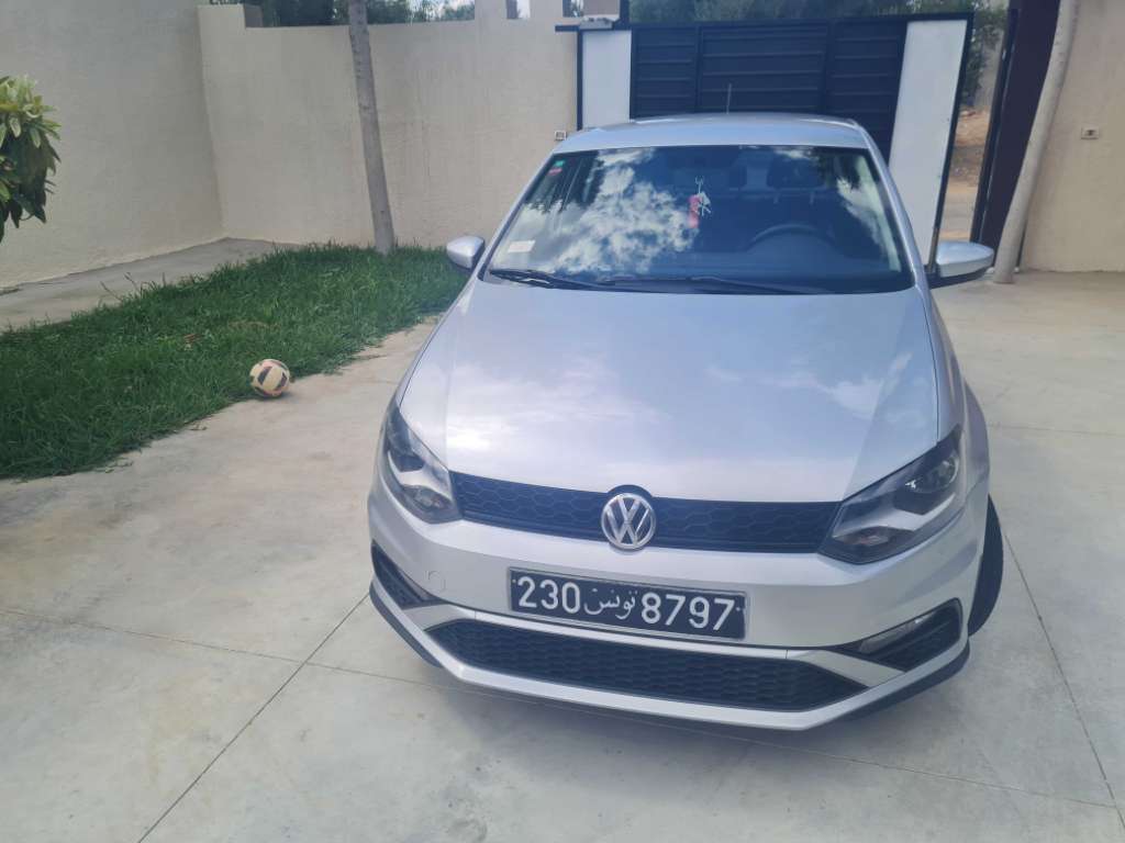 Volkswagen polo sedan