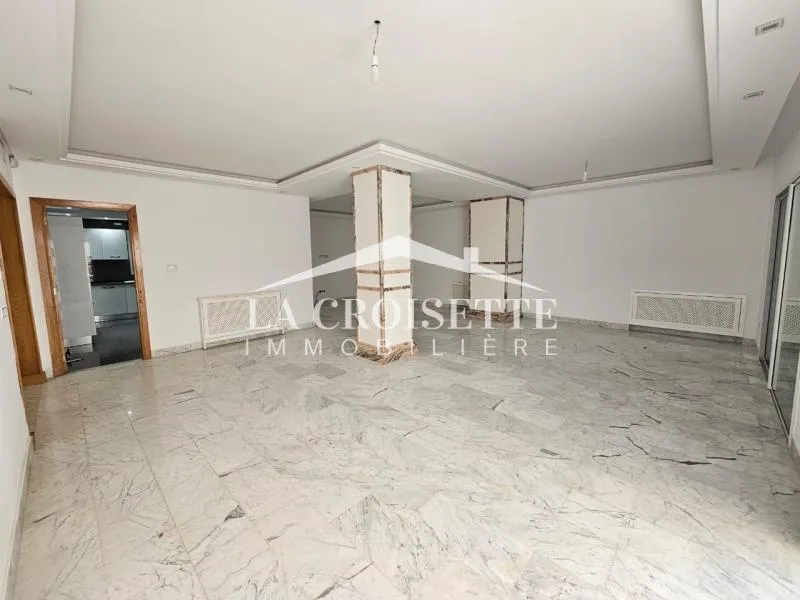Duplex S+4 avec chambre de service aux Jardins de Carthage ZDL0663